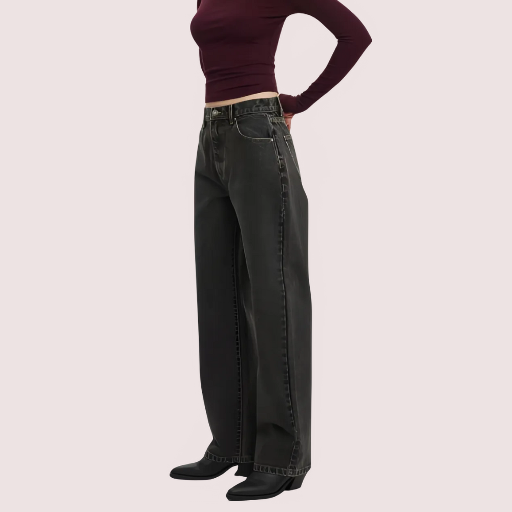 Women&#39;s Loose Straight Jeans in Smokey Black Denim
