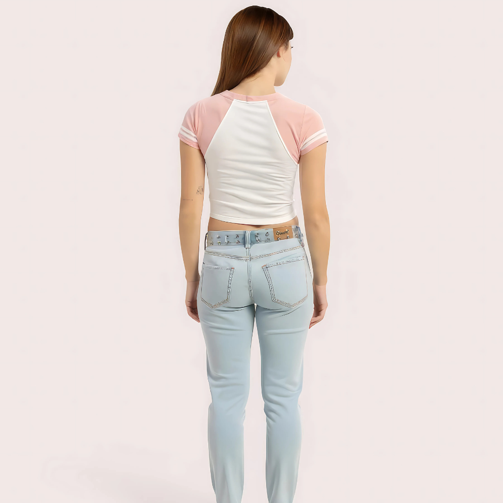 Women&#39;s Pink &quot;Brooklyn 76&quot; V-Neck Crop Top – Sporty Graphic Tee